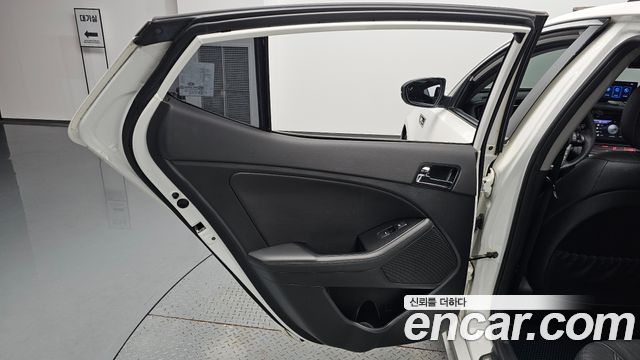 Kia K5 Hybrid Prestige 2012 — фото 25
