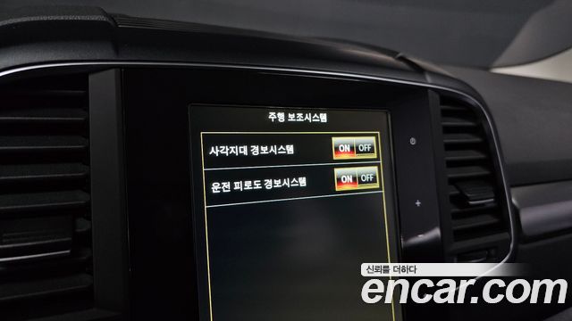 Renault Korea QM6 2.0 LPe LE Signature 2WD 2022 — фото 15