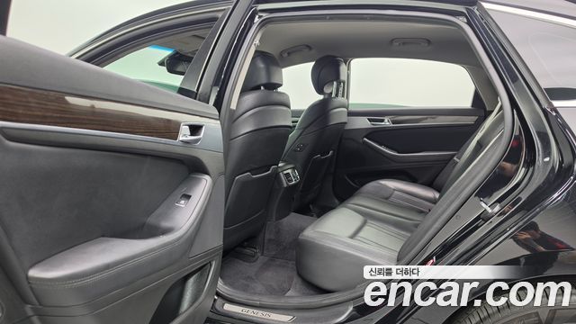 Genesis G80 3.3 GDI AWD Luxury 2017 — фото 17
