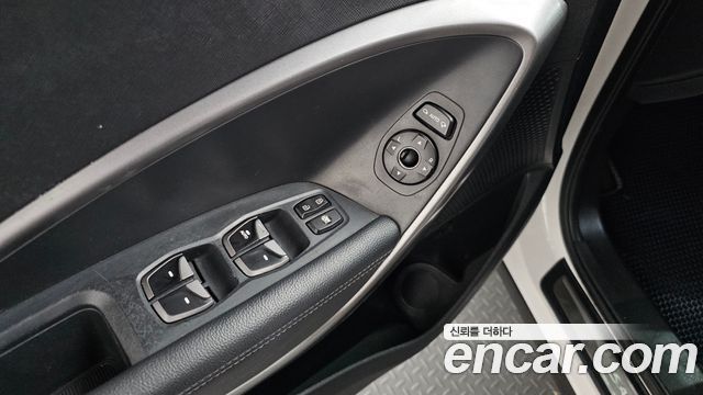 Hyundai Santa Fe (DM) Diesel(e-VGT) 2.0 4WD Premium 2014 — фото 16