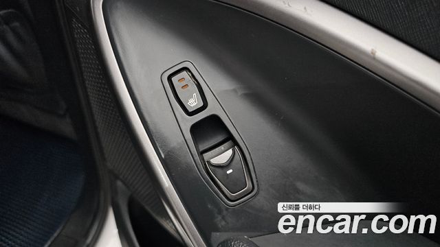 Hyundai Santa Fe (DM) Diesel(e-VGT) 2.0 4WD Premium 2014 — фото 17