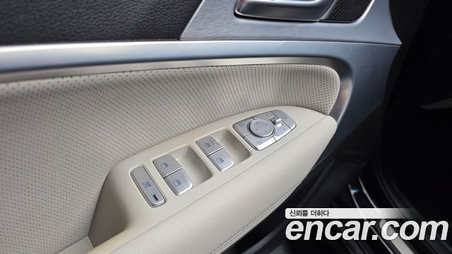 Genesis G70 2.0T AWD Supreme 2018 — фото 20