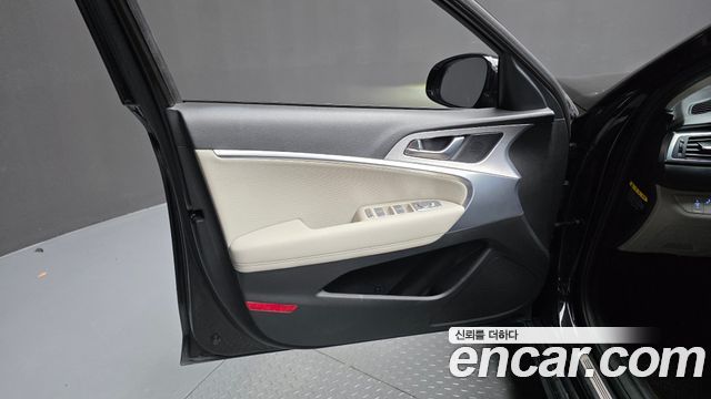 Genesis G70 2.0T AWD Supreme 2018 — фото 24