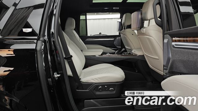 Cadillac Escalade (V) 6.2 ESV ESV Sports Platinum 2025 — фото 12
