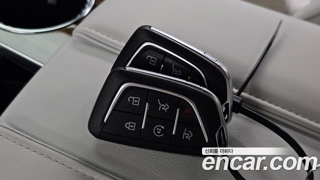 Cadillac Escalade (V) 6.2 ESV ESV Sports Platinum 2025 — фото 16