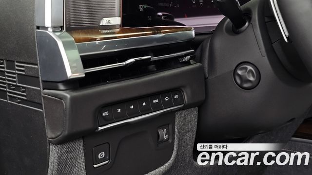Cadillac Escalade (V) 6.2 ESV ESV Sports Platinum 2025 — фото 18