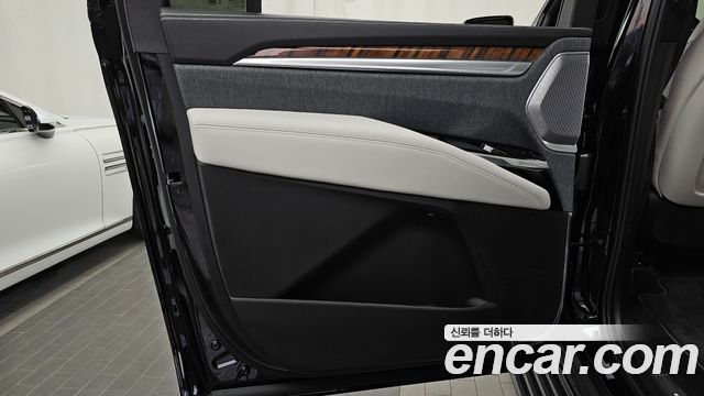 Cadillac Escalade (V) 6.2 ESV ESV Sports Platinum 2025 — фото 25