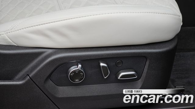 Cadillac Escalade (V) 6.2 ESV ESV Sports Platinum 2025 — фото 26