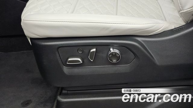 Cadillac Escalade (V) 6.2 ESV ESV Sports Platinum 2025 — фото 33