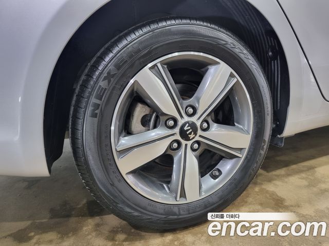 Kia K3 Trendy 2018 — фото 23