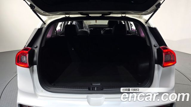 Kia Niro EV Prestige 2019 — фото 17
