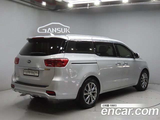 Kia Carnival 9-Seater Noblesse 2019 — фото 4
