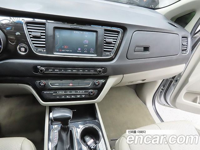 Kia Carnival 9-Seater Noblesse 2019 — фото 9