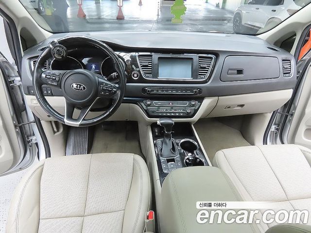 Kia Carnival 9-Seater Noblesse 2019 — фото 10