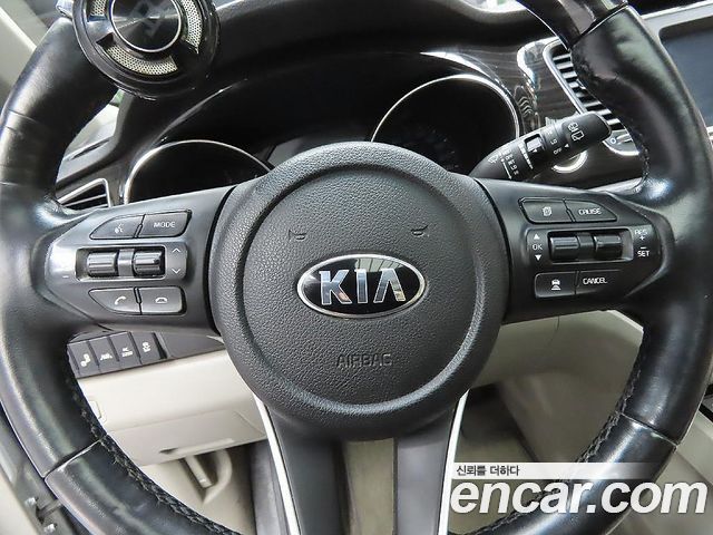Kia Carnival 9-Seater Noblesse 2019 — фото 20