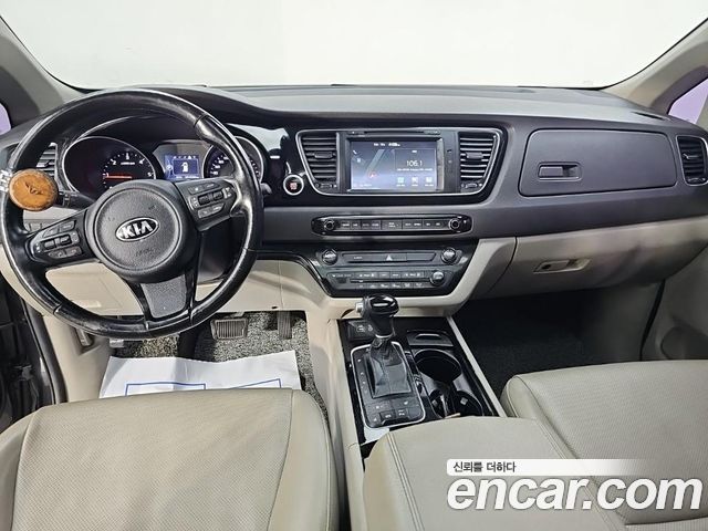 Kia Carnival 9-seater Prestige 2015 — фото 5