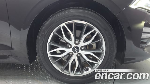 Kia K5 (III) 2.0 Trendy 2023 — фото 27