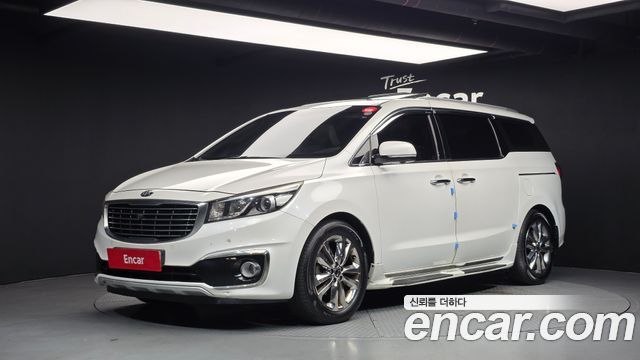 Kia Carnival 9-seater Prestige