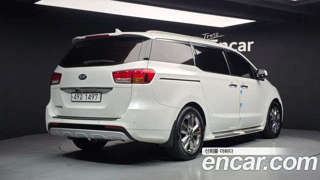 Kia Carnival 9-seater Prestige 2015 — фото 2