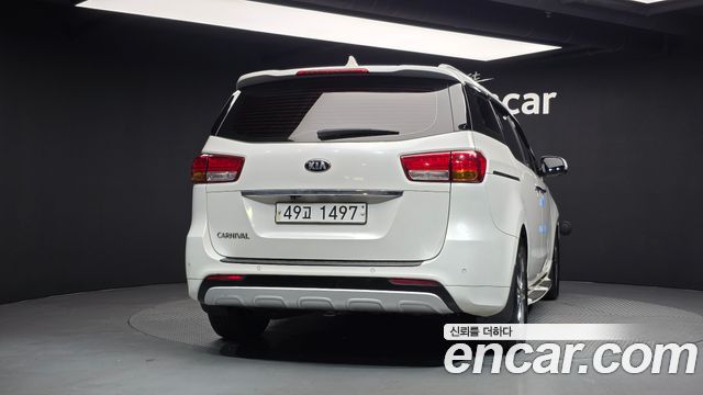 Kia Carnival 9-seater Prestige 2015 — фото 4