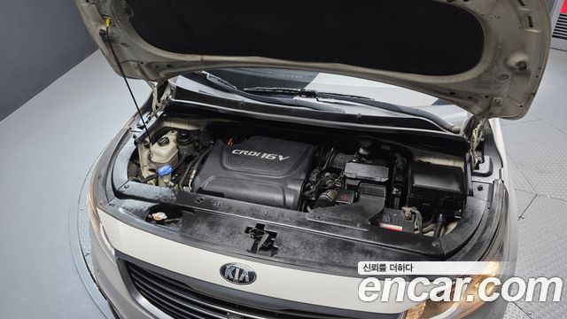 Kia Carnival 9-seater Prestige 2015 — фото 6