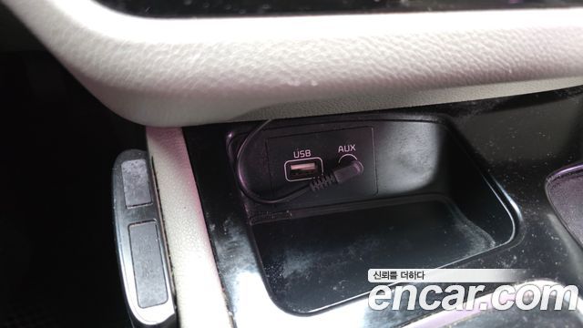 Kia Carnival 9-seater Prestige 2015 — фото 12