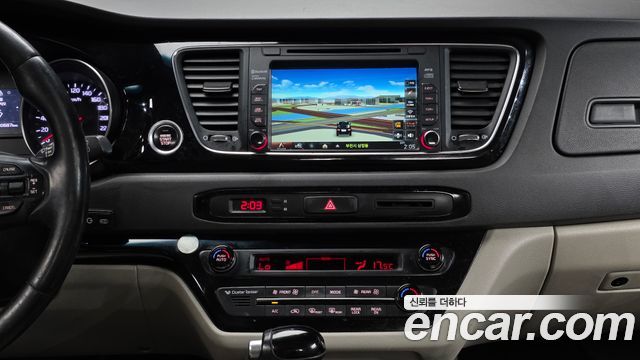 Kia Carnival 9-seater Prestige 2015 — фото 14