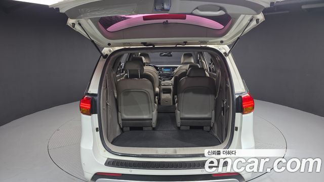 Kia Carnival 9-seater Prestige 2015 — фото 20