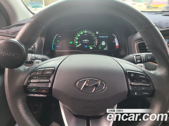 Hyundai Ioniq Electric Q 2017 — фото 8