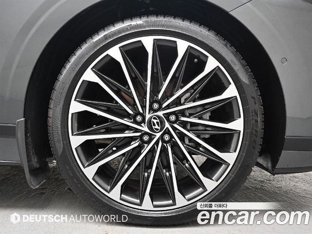 Hyundai Grandeur (GN7) 2,5 Gasoline 2WD Calligraphy 2023 — фото 24