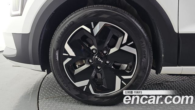 Kia Niro EV Air 2023 — фото 5