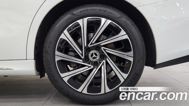 Mercedes-Benz E-Class (W214) E300 4MATIC Exclusive 2026 — фото 5