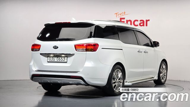 Kia Carnival 9-seater Prestige 2016 — фото 2