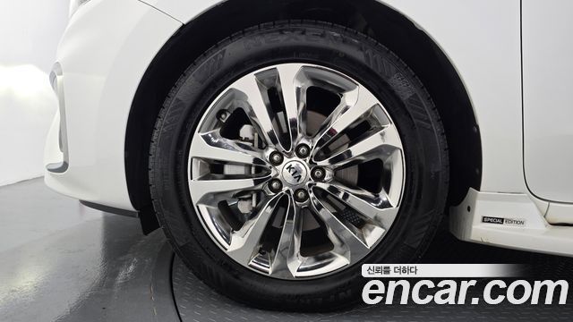 Kia Carnival 9-seater Prestige 2016 — фото 5