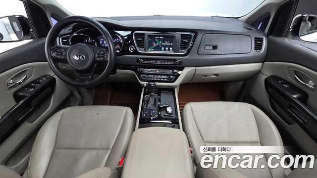 Kia Carnival 9-seater Prestige 2016 — фото 7