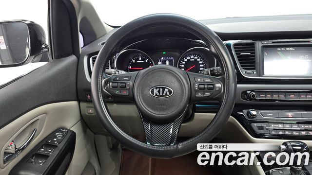 Kia Carnival 9-seater Prestige 2016 — фото 12