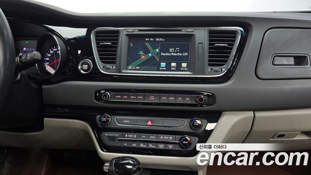 Kia Carnival 9-seater Prestige 2016 — фото 17