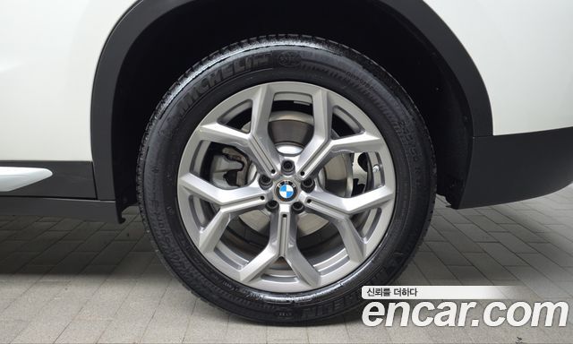 BMW X4 (G02) xDrive20i xLine 2022 — фото 21