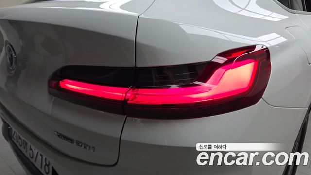 BMW X4 (G02) xDrive20i xLine 2022 — фото 23
