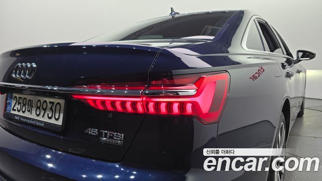 Audi A6 (C8) 45 TFSI Quattro Premium 2022 — фото 23