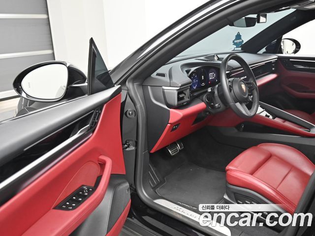 Porsche Macan EV 4S 2025 — фото 15