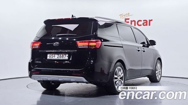 Kia Carnival 9-seater Noblesse 2018 — фото 2