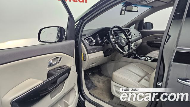 Kia Carnival 9-seater Noblesse 2018 — фото 10