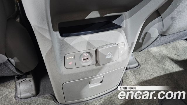 Kia Carnival 9-seater Noblesse 2018 — фото 18
