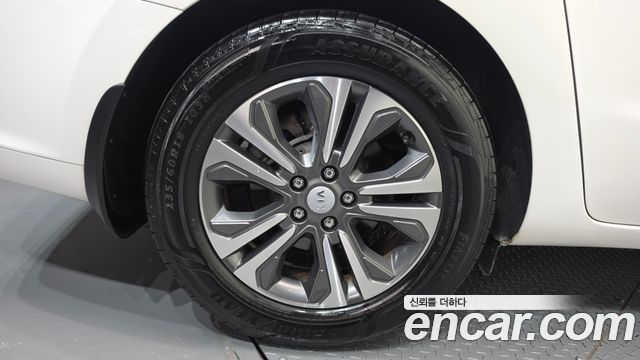 Kia Carnival 9-Seater Luxury 2019 — фото 5