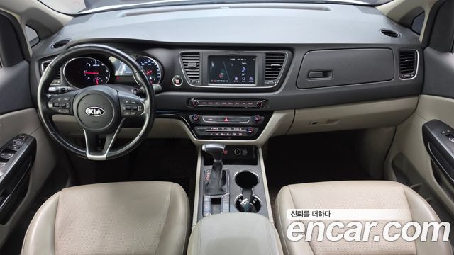 Kia Carnival 9-Seater Luxury 2019 — фото 7