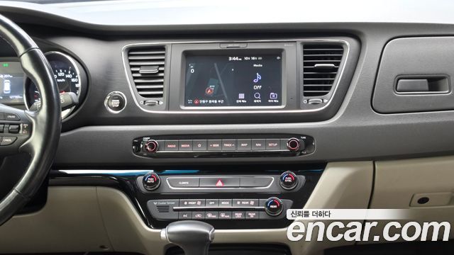 Kia Carnival 9-Seater Luxury 2019 — фото 14