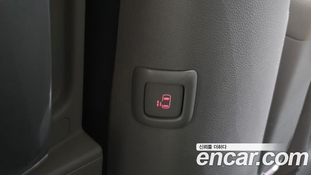 Kia Carnival 9-Seater Luxury 2019 — фото 18