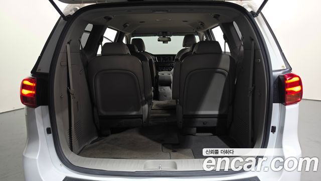 Kia Carnival 9-Seater Luxury 2019 — фото 19