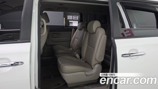 Kia Carnival 9-Seater Luxury 2019 — фото 26